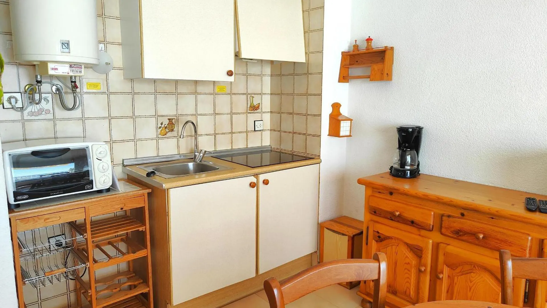 2071 - Mediterraneo A 2-6, Zona Tranquila, Sobre Las Rocas, ¡Los Pies En El Agua! Relajante Lugar En El Que Podra Descansar Bronceandose. - Es-258-100 Roses Apartamento